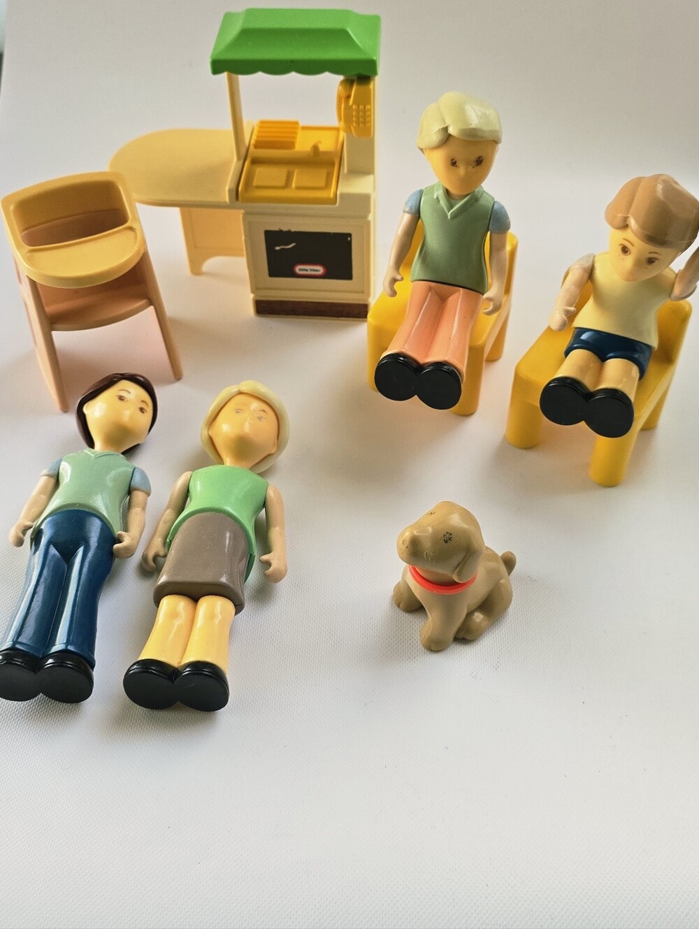 Vintage Little Tikes Place Dollhouse Family Figures Kitchen Furniture Lot - Picture 2 of 16